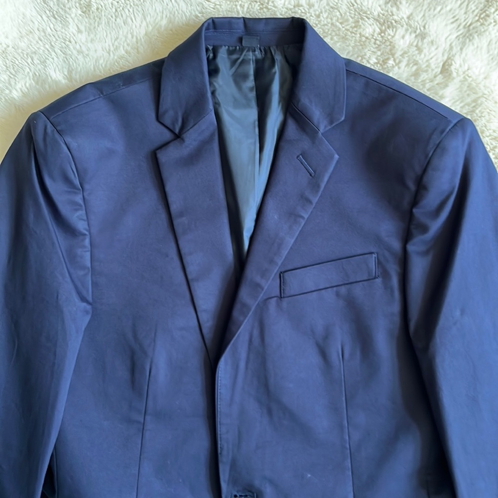 New JCrew Men’s Navy Blazer 36 short. 2 Button, double back vent.